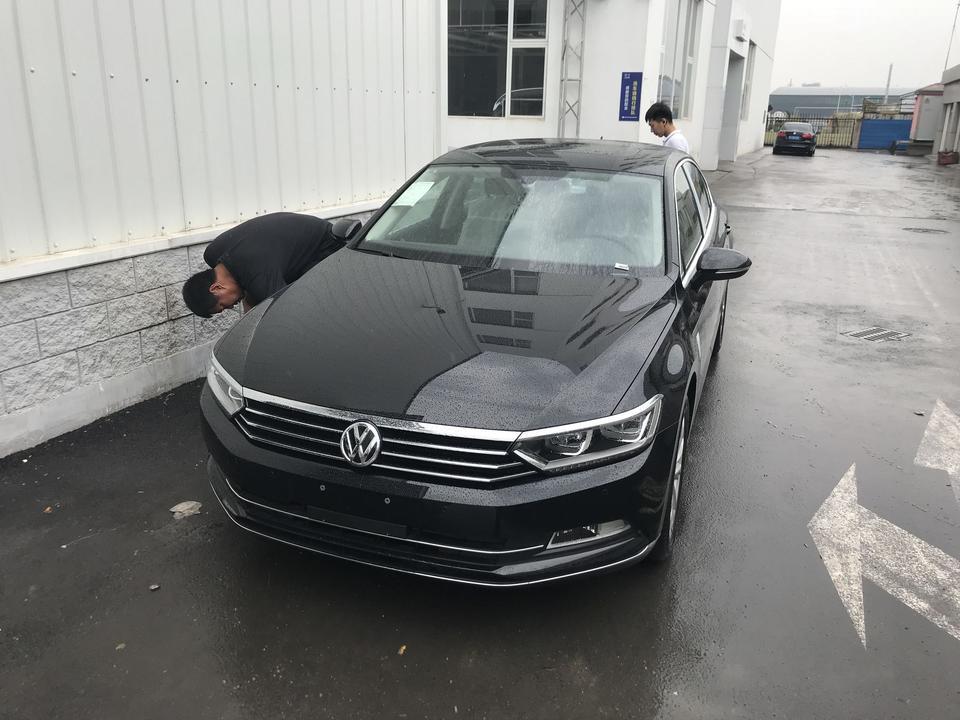 迈腾330豪华两侧后视镜带自动折叠吗？今天刚刚提车
