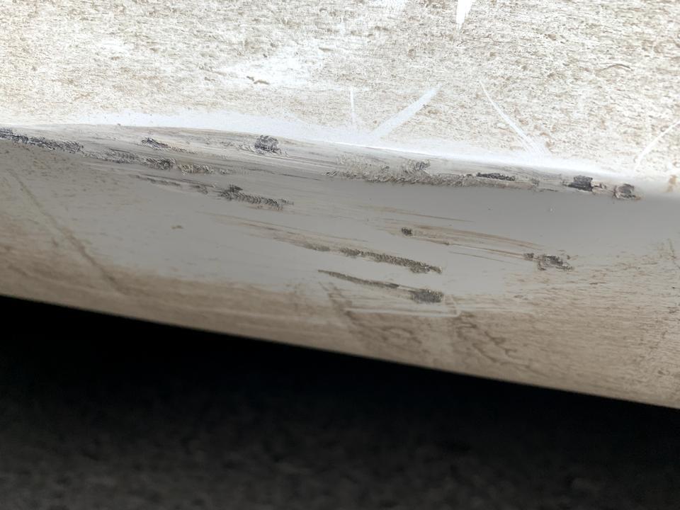 宝马5系-左侧裙边蹭了，有老哥知道大概多钱不处理