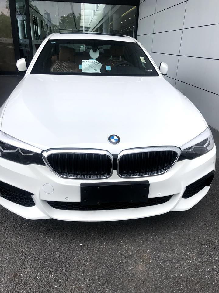 宝马5系-19年7月的车！有次方向打死倒车，有咯吱且吱声拉长！是怎么了