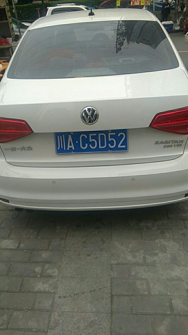 大家看看这是什么车，显示速腾。