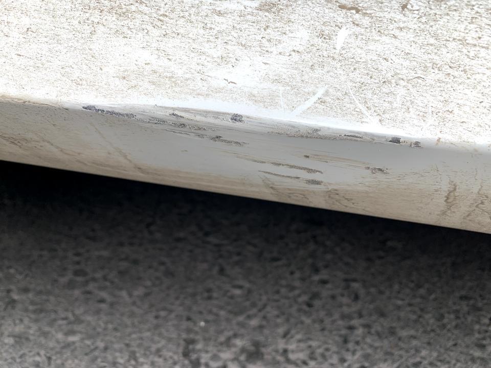 宝马5系-左侧裙边蹭了，有老哥知道大概多钱不处理