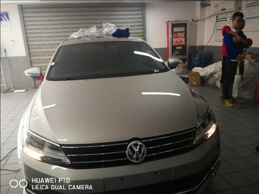 今天速腾注册上牌了，在贴膜，安装倒车影像。全部落地141930元。