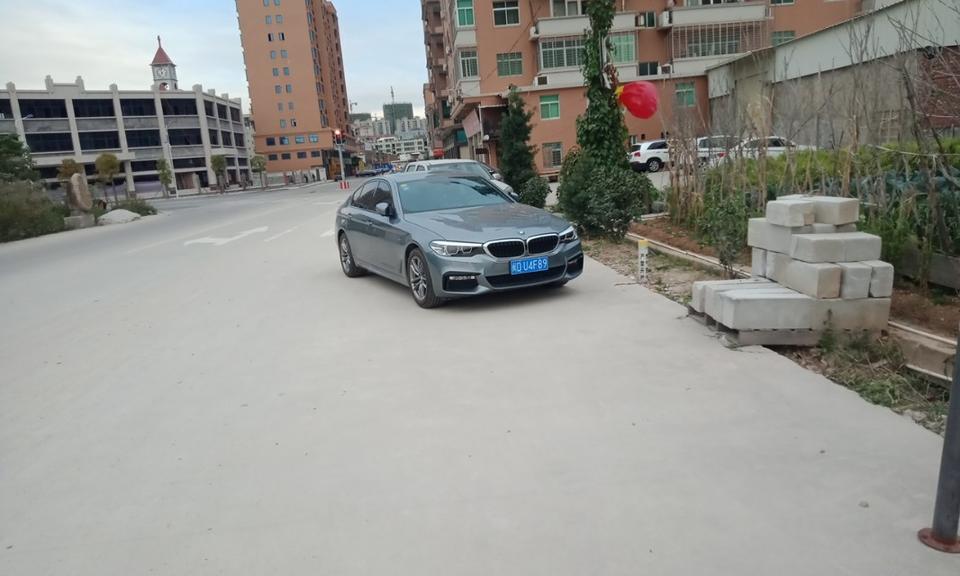 宝马5系-大家看看这是什么车是进口五系。还是国产武器。