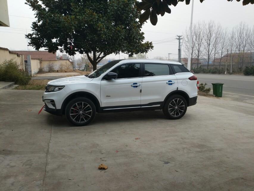 为什么我的博越油耗15左右……提车到现在跑了500公里了，表显是10个油但是表显根本不准，加了两次油一共75个左右加上提车带的一共有80多，现在跑了480公里又得加油了……我的是18款运动版智慧型，变速箱换挡间隙很大，快到40公里时会有明显的换挡间隙！