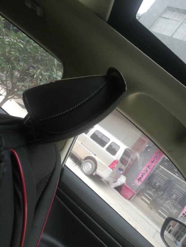 吉利博越座椅靠枕怎么调，像这样调不回去了
