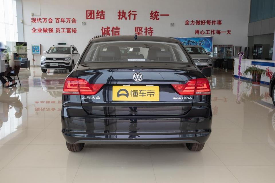 宝来为啥比桑塔纳贵 贵在哪里啊 看外观都差不多啊