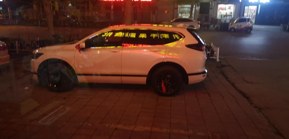 皓影-昨天刚提到车，除了脚垫，行车记录仪，后备箱垫，还缺啥？