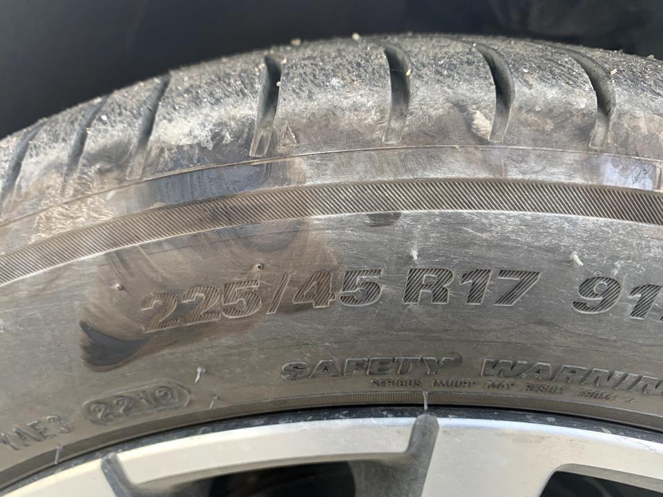 宝来-20款自动舒适版换17过轮毂轮胎大概多少钱？？