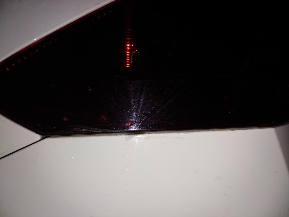 大众宝来后尾灯灯罩多少钱，被划了想换一个新的！