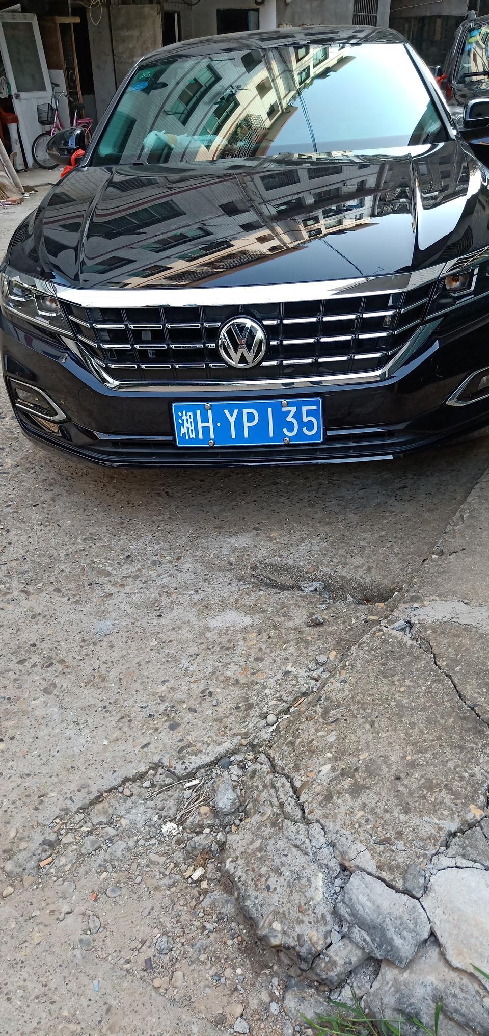 帕萨特-请问这款是大众啥车？