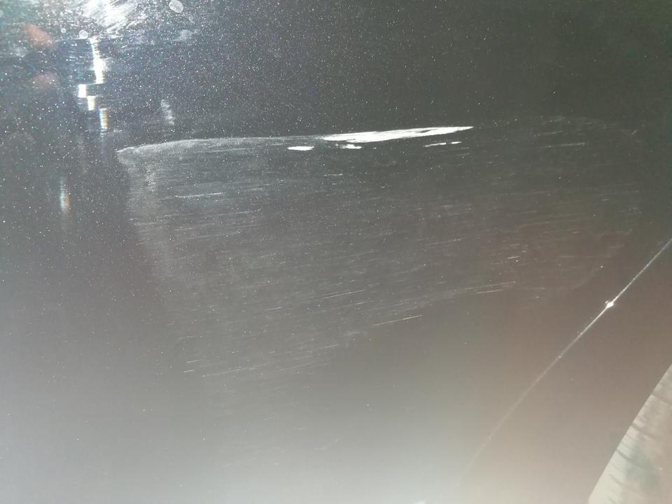 帕萨特-各位大咖们，请教一个问题，前天单位同事的车，把我的小帕给蹭了，主要刚买了半年，像吃了苍蝇一样难受，左后车门，到底是去4S店补漆，还是用补漆笔弄，请大家指点迷津，有图片。多谢各位。