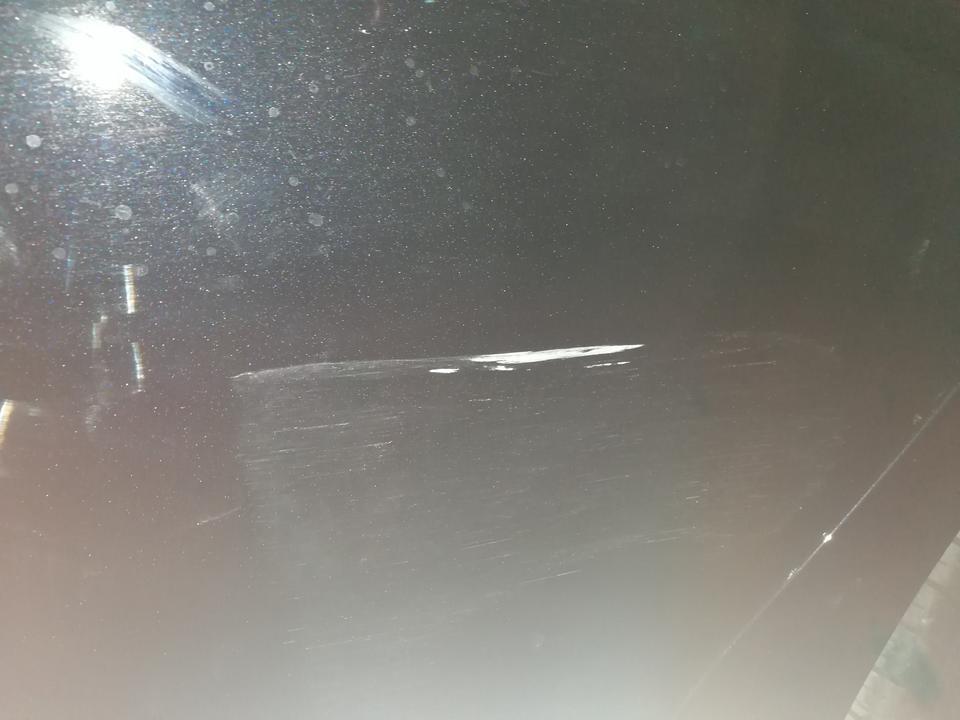 帕萨特-各位大咖们，请教一个问题，前天单位同事的车，把我的小帕给蹭了，主要刚买了半年，像吃了苍蝇一样难受，左后车门，到底是去4S店补漆，还是用补漆笔弄，请大家指点迷津，有图片。多谢各位。