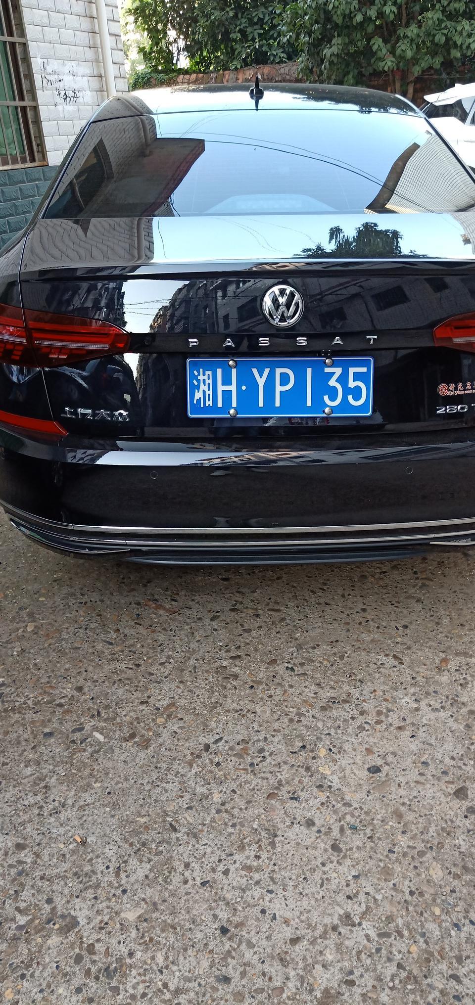 帕萨特-请问这款是大众啥车？