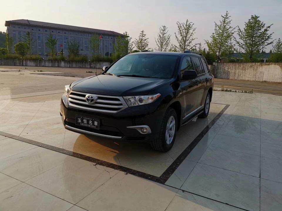 汉兰达14年的车，7万公里，五坐，2.7排量，低配。想问各位大概多少大洋