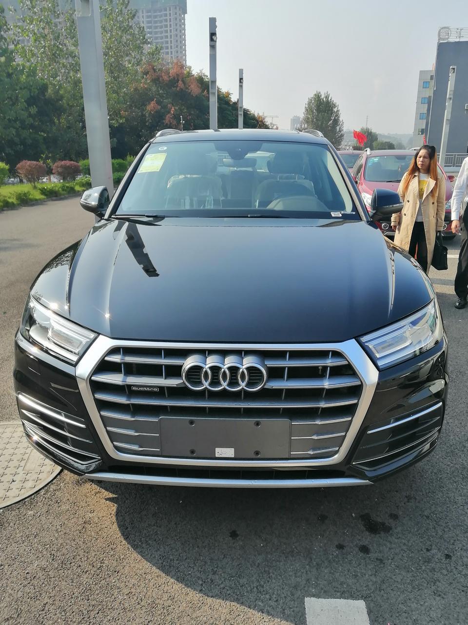 奥迪q5l-我想问一下四川泸州Q5L进取型（乞丐版）裸车价31万，落地36万是不是贵了？自己加装一万六，共计37.6万，后悔没有买时尚型。
