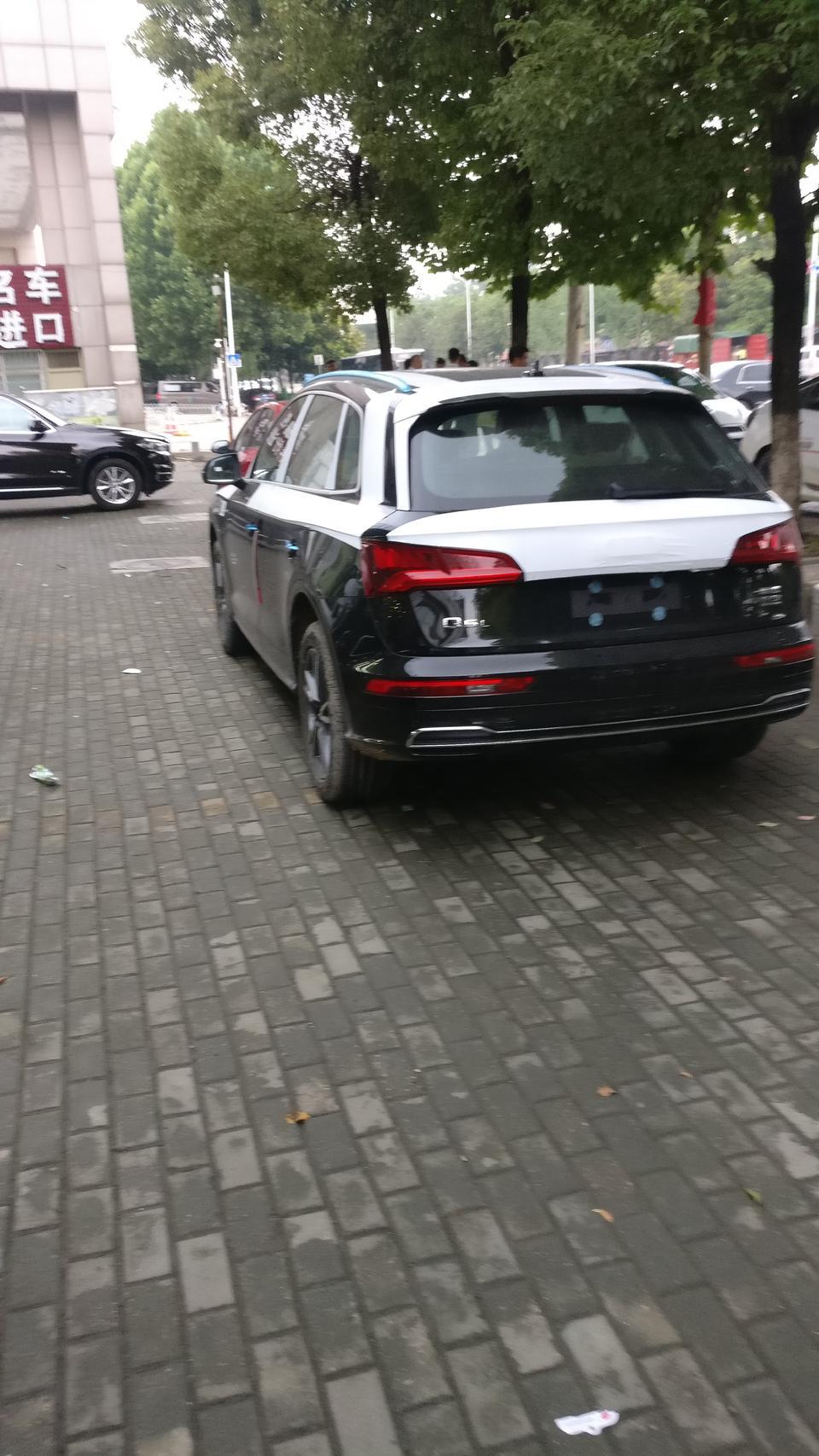 奥迪Q5L荣享时尚型，全包下地371000元，是武汉四s店最低价了吗？