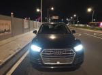奥迪q5l-40时尚新车开500KM，除内饰塑料感和座椅太硬，其他都满意。最近有点后悔没花2万买45版本，总觉得40时尚油门踩下去比较迟钝，有虚位，粘滞，起步往往需要深踩之后等个半秒，车子速度才会起来。

另外想问问各位大神，Q5L油门踏板能否换成那种跑车式的地板式油门踏板。

之前的车是地板式油门，感觉要比悬挂式好控制，更线性些。