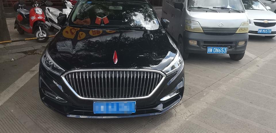 红旗h5-我的车跑了大概8300公里左右 然后挂倒档和空挡的时候车会咚的响一声 之前没出现过这种情况 问问看有车友遇到过没 ！