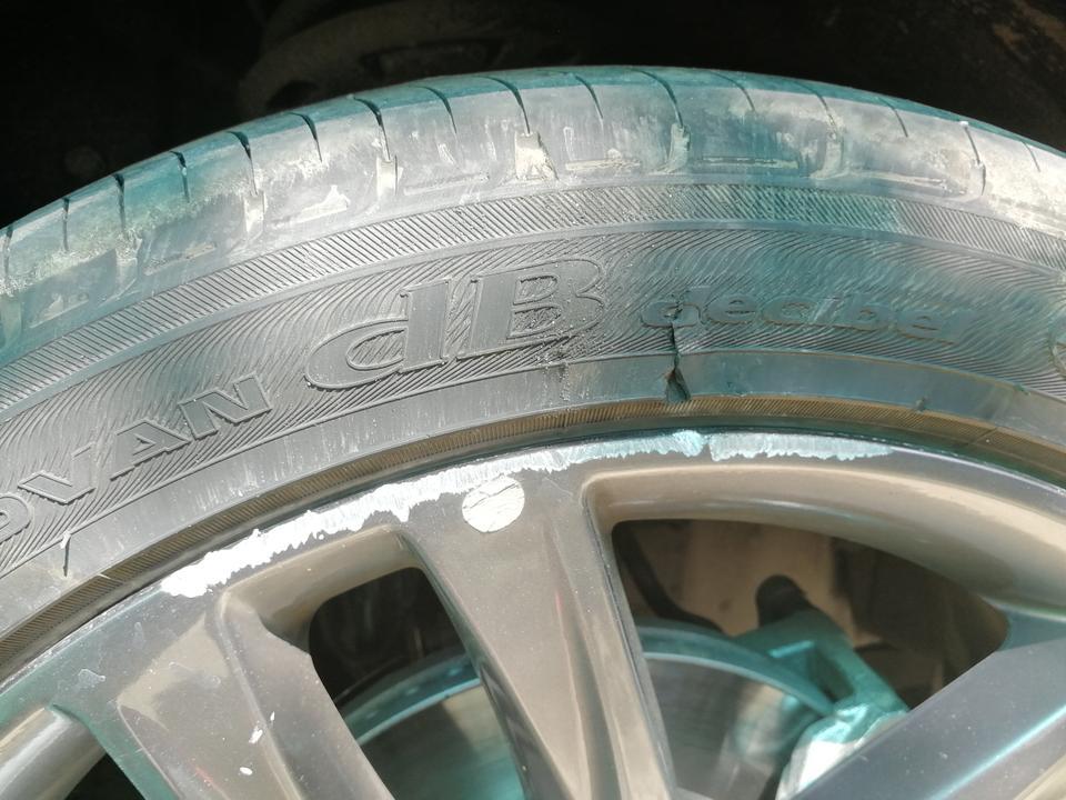 红旗h5-前几天不小心蹭道牙子上了 这样必须得换轮胎吗？