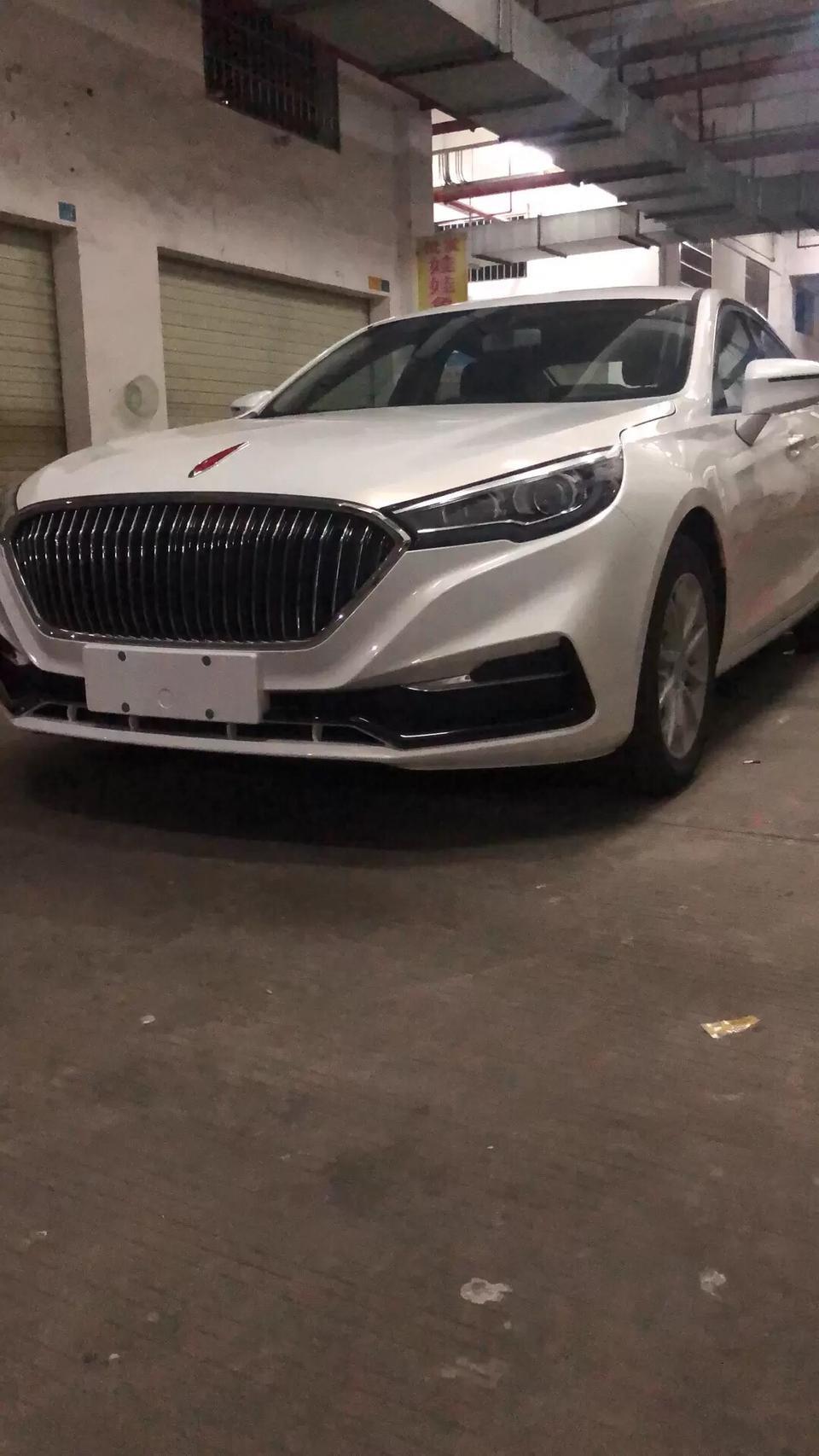 红旗h5-h5黑色白色这两个颜色选哪个好呢？