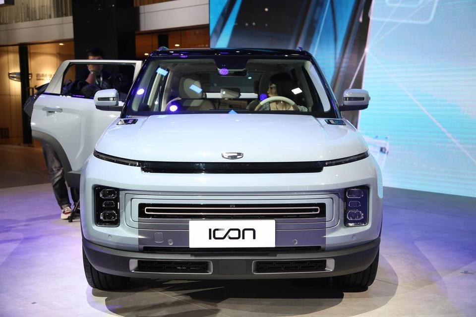 吉利icon-为什么现在试驾车是基本型的，试驾了这一款车静音效果不错音响也不错为什么我买了银河限量版的没有试驾车一模一样的效果音响也没有试驾车好为什么银河限量版2020台都已经卖完了为什么还可以买