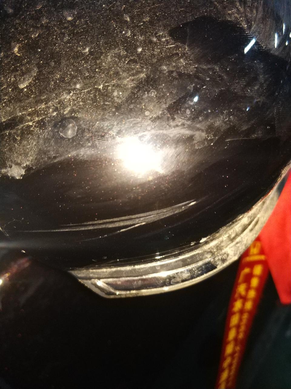 亚洲龙，后视镜蹭了一下，有条印子，非常伤心，新车，怎么处理比较好