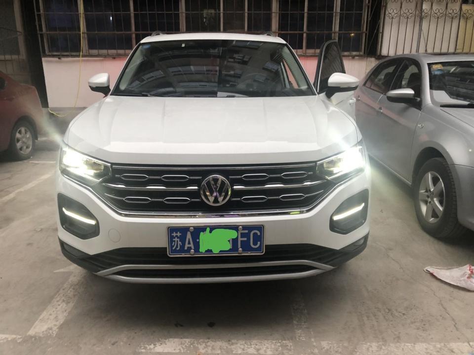 探岳车灯白内障，车不在身边，无法拍照片，4S店推诿扯皮不给换，今天打了一汽的客服电话进行了投诉，不知道结果会是怎样。