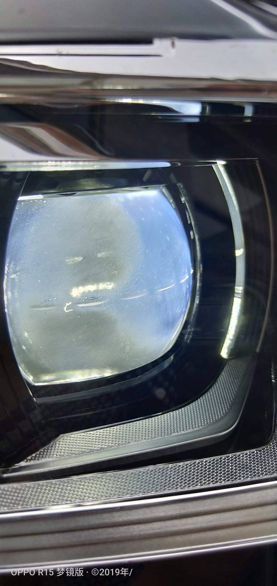 探岳-第一个是车右大灯，第二个是车左大灯。白内障、青光眼没有标准，这第一个右大灯算啥意思？晚上照起来花脸呼哨的，根本就看不清右侧。不知道4儿子怎么个答复……