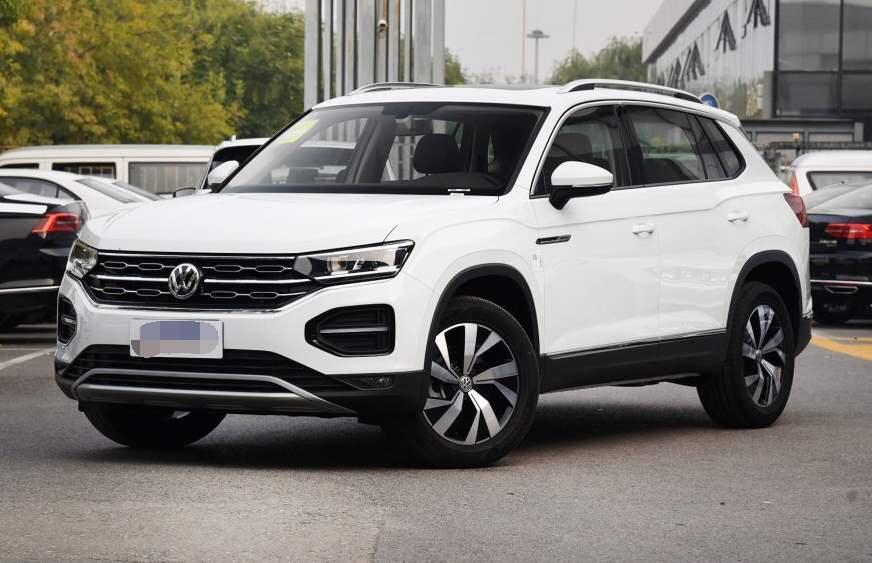 凯迪拉克XT4两驱领先和探岳两驱尊贵型价位差不多，应该如何选择呢？性价比差别？空间差别？后期花销相比大概差多少呢？请大神们赐教……