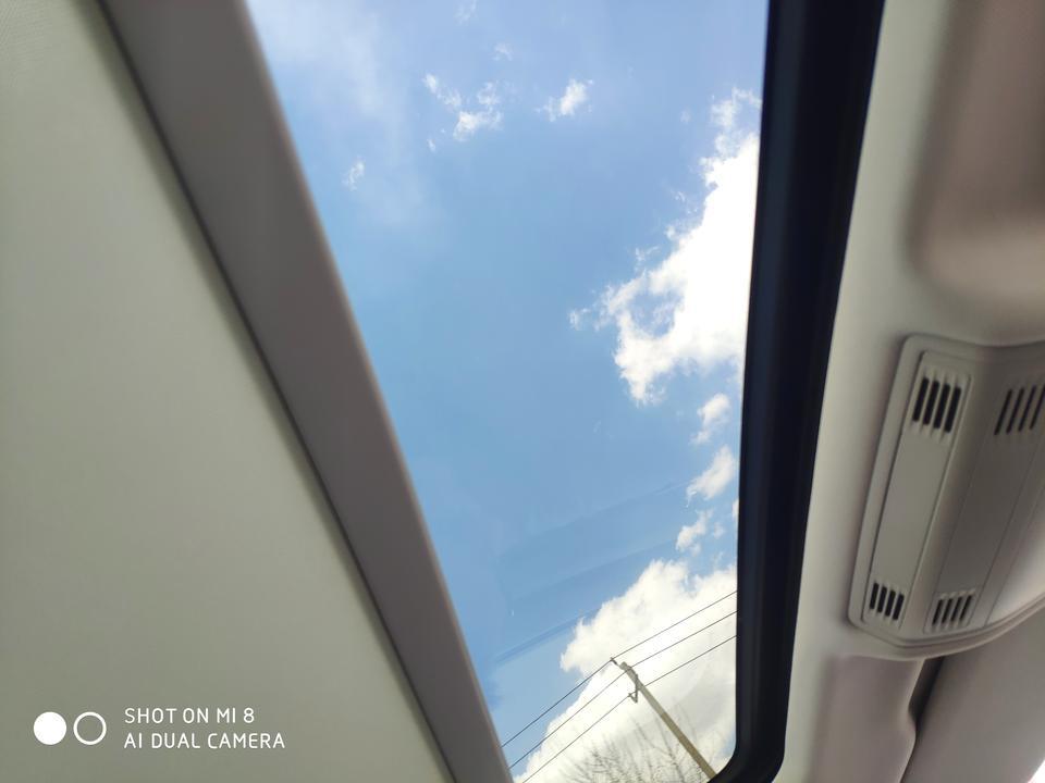 探岳-天窗下面遮阳板只能拉到这里吧