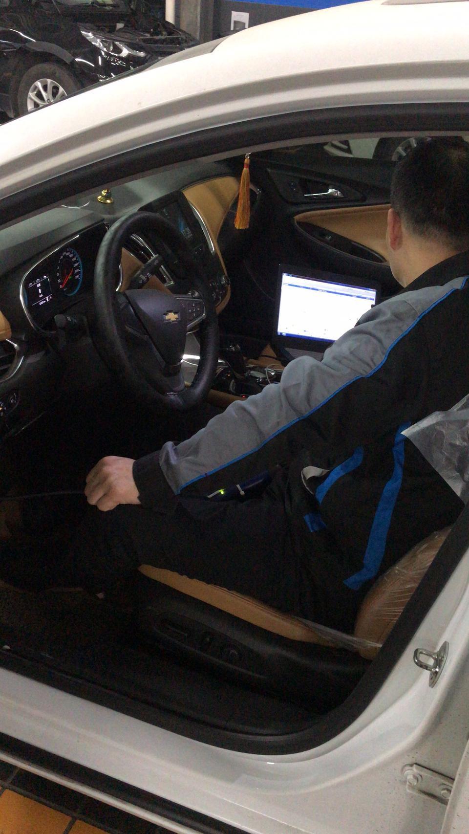 迈锐宝xl-倒车映像跟阅读灯同时故障，也同时好了，时好时坏，车友们这个问题你们出现了吗？
