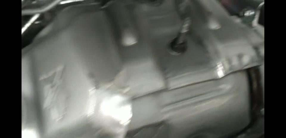 新车19款迈锐宝XL2.0锐联版，车到了还没提有视频这种问题正常吗？螺丝有拧过的痕迹，外壳有擦伤。