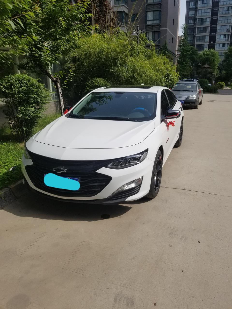 迈锐宝xl-用了几天车，也没发现主驾驶能放墨镜的地方在哪？谁知道？？？