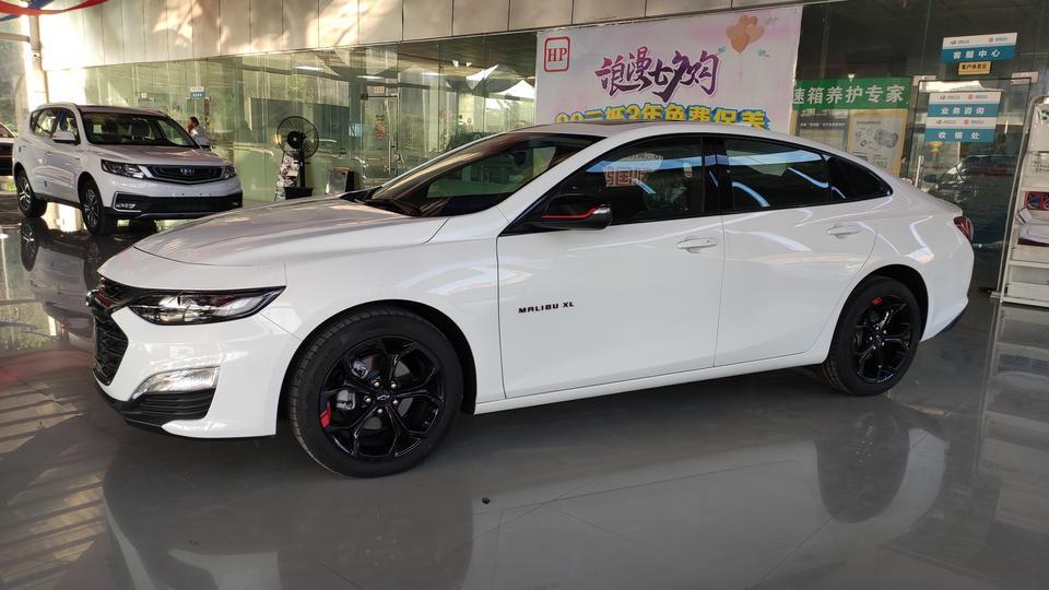 之前订了迈锐宝xl2.0锐动版，16.85，然后昨天车到汽贸店了，今天我就去店里看看，发现是18年12月的，9个月的库存车，不妙的是销售昨天发微信链接给我买了交强险，这车能要吗？不想要的话如何准备维权？