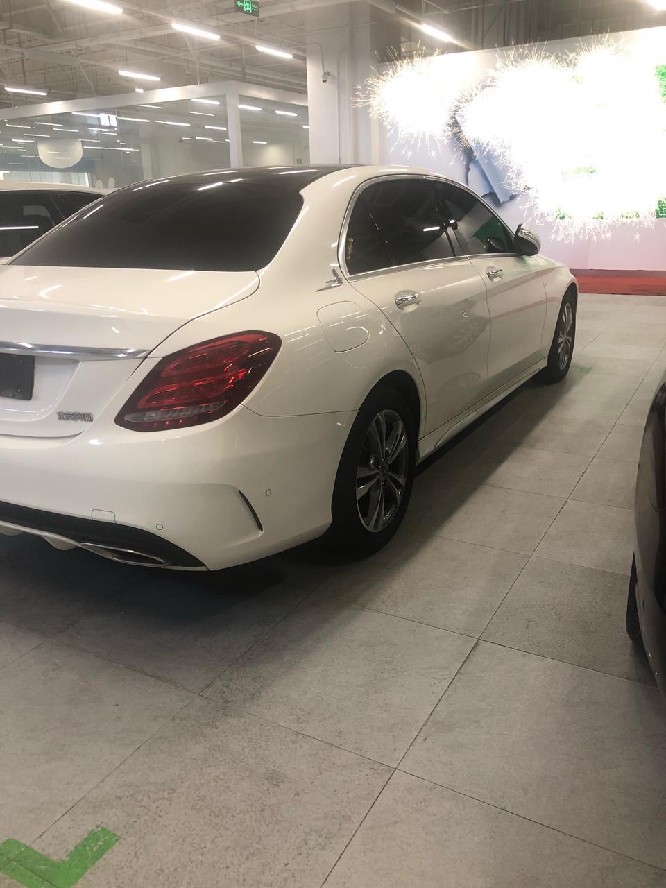 奔驰c级-二手2018款奔驰C200L 2.0T运动型，行使1万公里 高配，30万感觉有点贵了，新车也才38万，大师们给点建议能不能入手