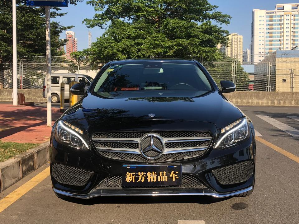 奔驰c级-帮我看看二手车25.8万  值不值得买？   谢谢大家
【 新芳名车 】：奔驰 C260L 运动版
【 上牌日期 】：2015年02月
【 行驶里程 】：6万公里
【 主要配置 】：7挡手自一体、211匹马力、一键启动、定速巡航、前后雷达、倒车影像、自动泊车入位、全景天窗、运动外观套件、多功能方向盘、方向盘换挡、真皮座椅、电动座椅、记忆座椅、加热座椅、后视镜电动折叠、蓝牙车载电话、车内氛围灯、室内氛香调节系统、发动机启停技术、并线辅助、车道偏离预警系统、主动安全系统、GPS导航系统、原厂AMG轮