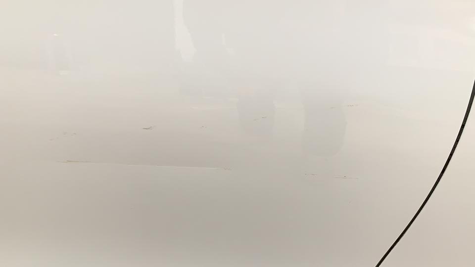 奔驰c级-这种划痕怎么修复？有轻微凹陷