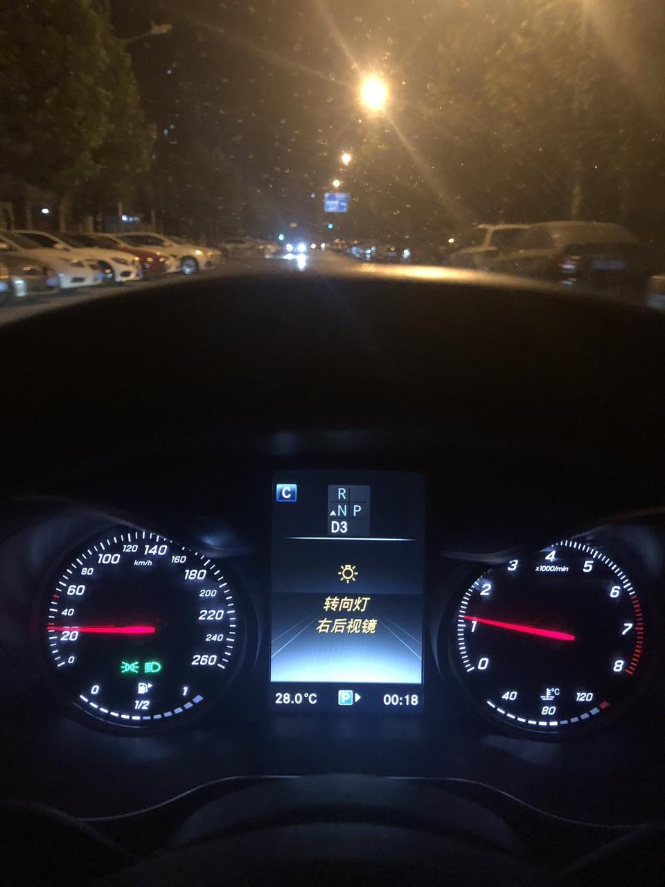 奔驰c级-这个是什么问题啊，灯也是正常的，突然弹起这个来～