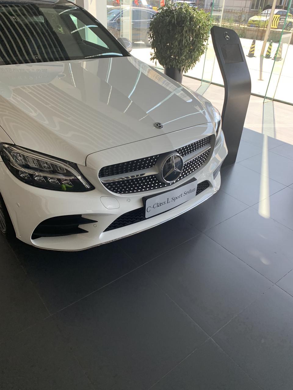 奔驰c级-刚定一台c260运动，裸车30.5万，还没买贵吧