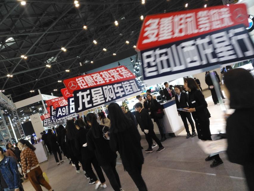 奔驰c级-男人到底先买车好还是先买房好？
