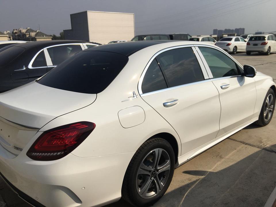 奔驰c级-2019款奔驰c180l行政立标版全款落地应该多少可以啊