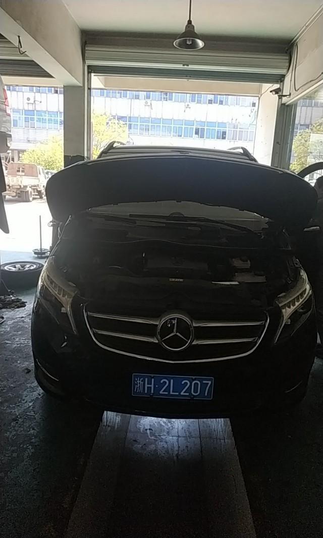 奔驰c级-这车保养灯怎么消？