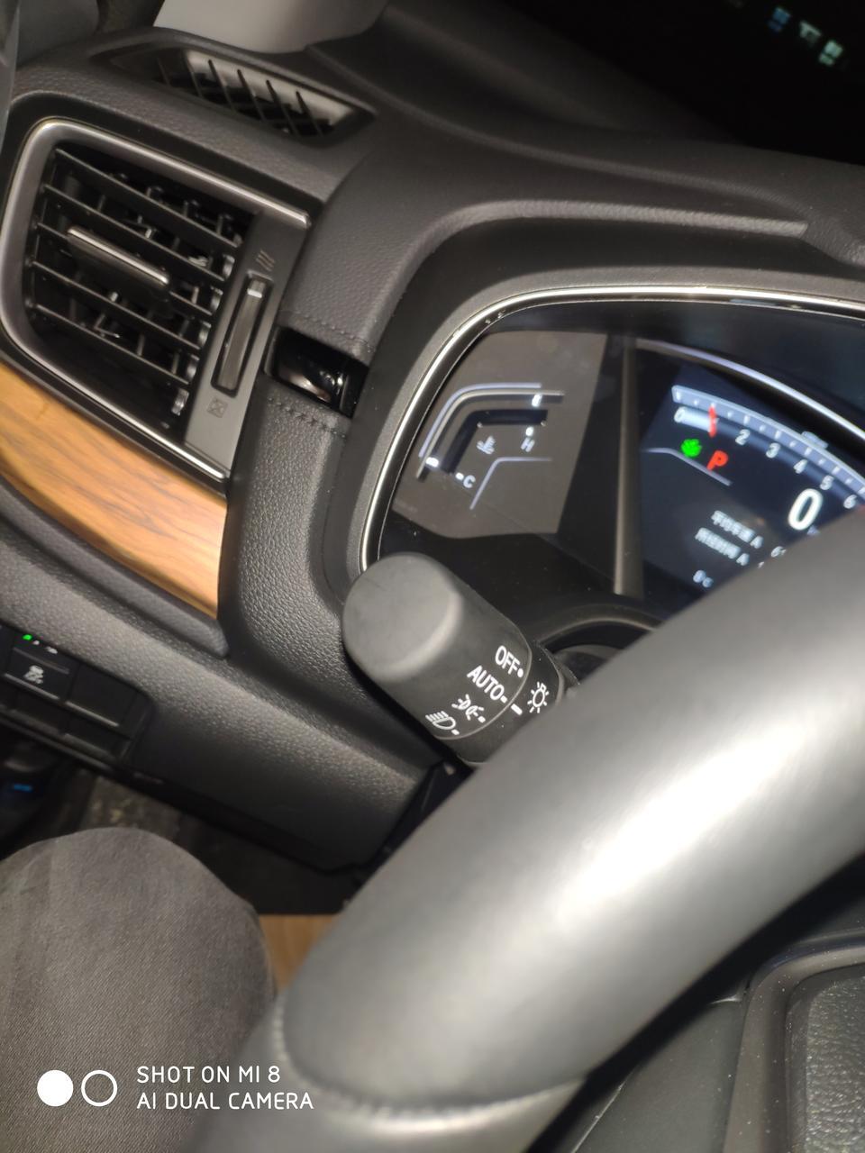 本田cr-v-买的是19款耀目版 plus240TURBO CVT2驱风尚版，看说明书上面有车侧盲点显示系统按钮，转向灯杆上面，可是我这没有，只有转向才有，怎么回事。