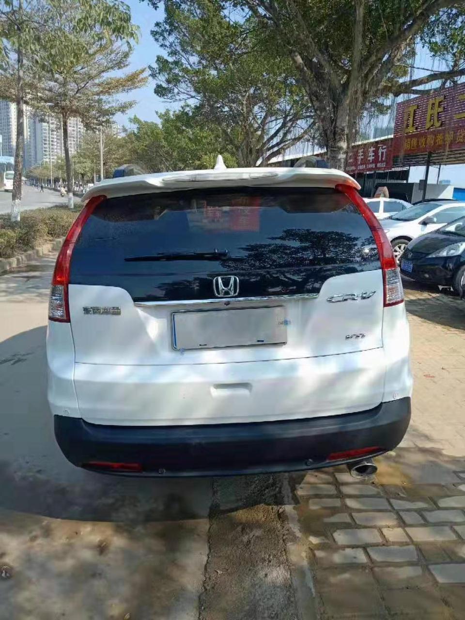 各位车友们，帮我给点意见，我想买这一辆本田CR-V，15年的车现卖十三万左右，是朋友介绍的，这个价格可以入手吗？谢谢各位??