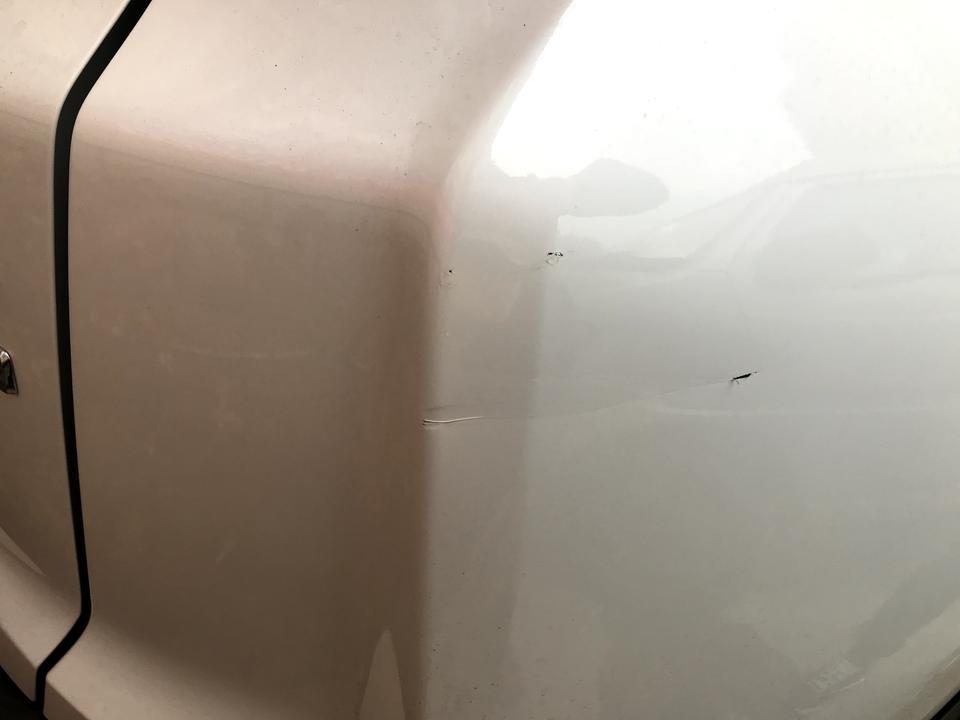 本田cr-v-请问这种漏出一点底漆需要怎么处理？