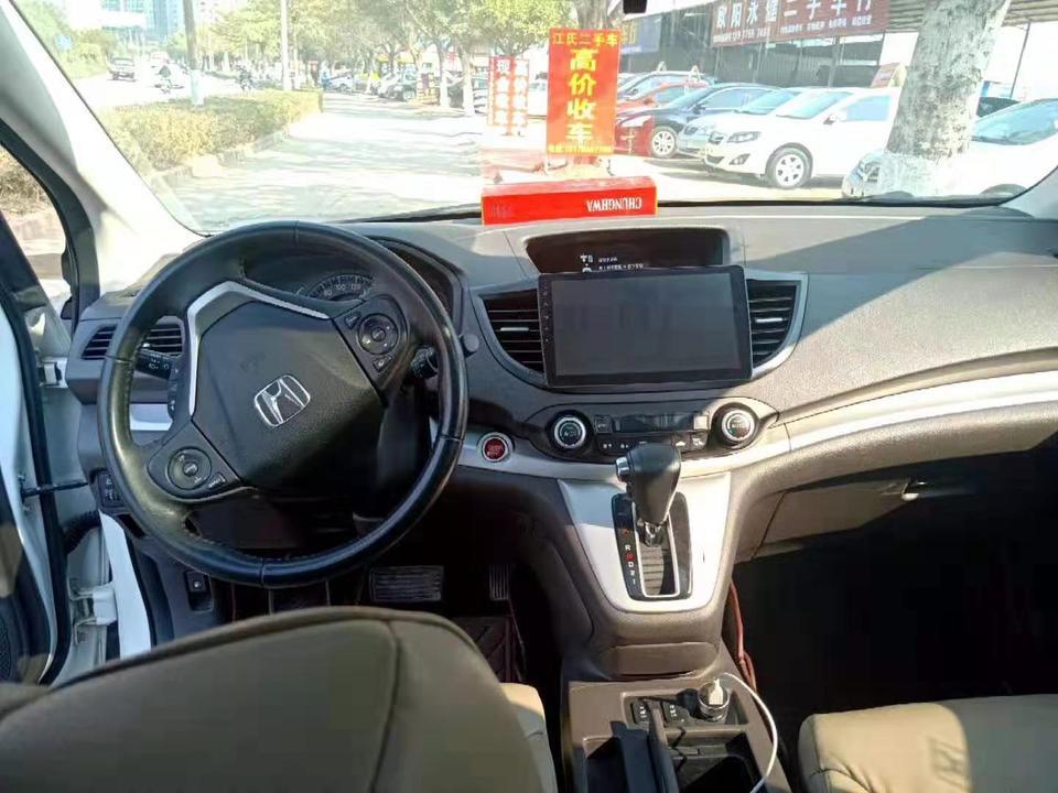 各位车友们，帮我给点意见，我想买这一辆本田CR-V，15年的车现卖十三万左右，是朋友介绍的，这个价格可以入手吗？谢谢各位??