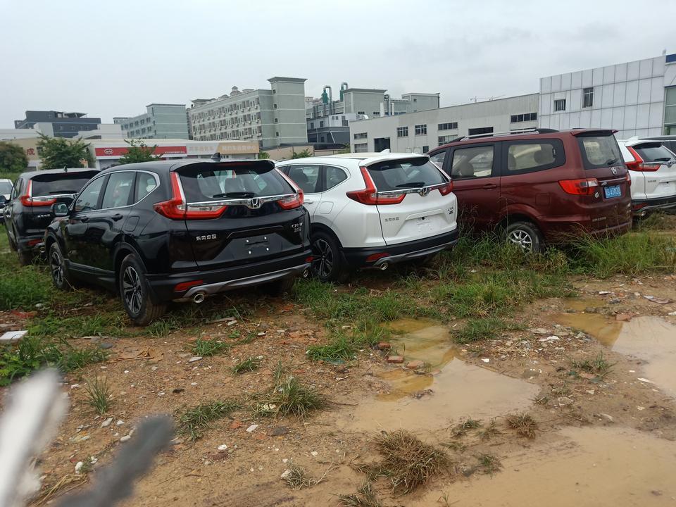 本田cr-v-CRV 黑色好看吗？希望大家给个建议，男人开的