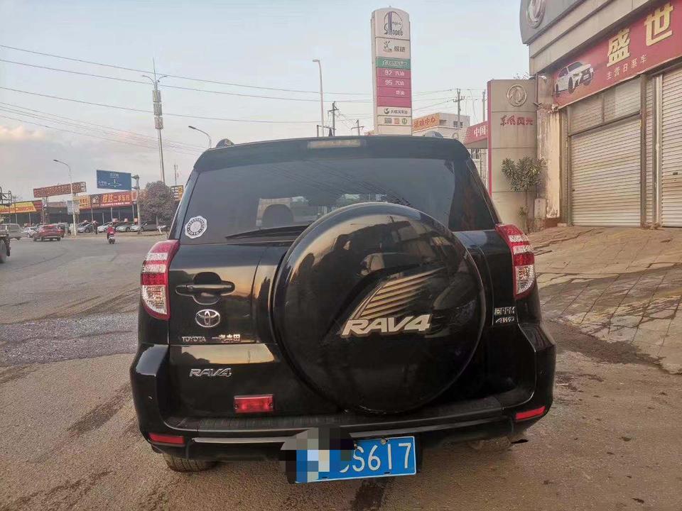rav4荣放-请问各位大神，09年的高配荣放 保养很好的 能卖多少钱啊 谢谢指教