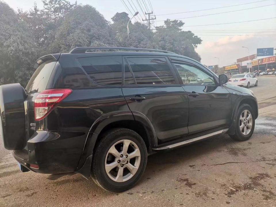 rav4荣放-请问各位大神，09年的高配荣放 保养很好的 能卖多少钱啊 谢谢指教