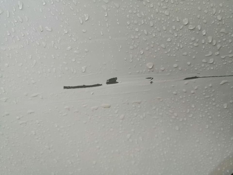 rav4荣放-车划了一道痕，今天中午开去路边的维修店维修，中午两点多说要等到明天才好，请问一般喷漆需要多长时间？会不会偷换部件这类情况发生，新车新手不懂